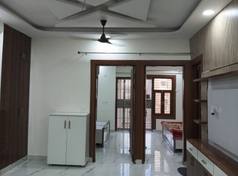 Room, trilokpuram-greens 2 Bedroom 170 Sq.Mt. Builder Floor In Surajpur Greater Noida 10786316