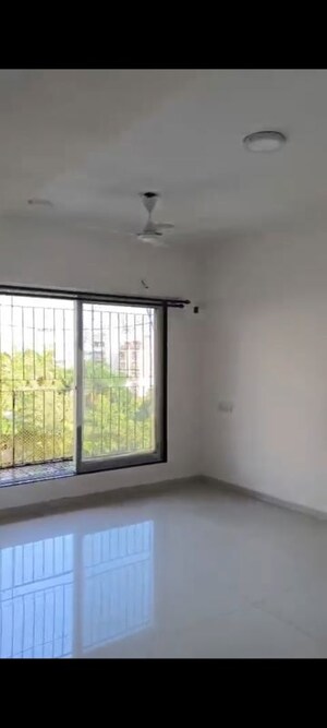 Room in 2 BHK Apartment at Shri Sai Baba CHS, Vile Parle East – for Rent