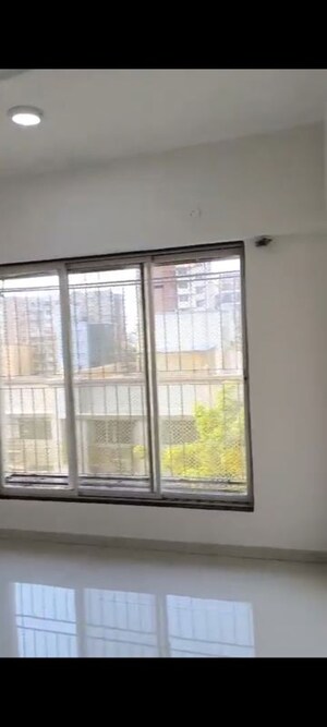 Room in 2 BHK Apartment at Shri Sai Baba CHS, Vile Parle East – for Rent
