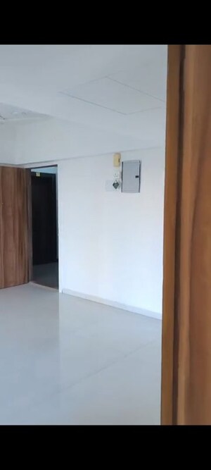 Room in 2 BHK Apartment at Shri Sai Baba CHS, Vile Parle East – for Rent