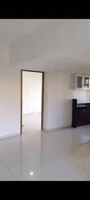 Room in 2 BHK Apartment at Shri Sai Baba CHS, Vile Parle East – for Rent