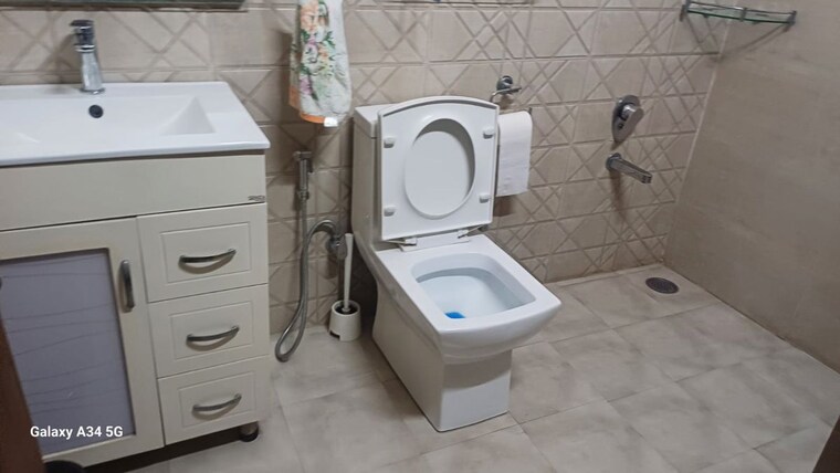 Bathroom, sector 38 2 Bedroom 1500 Sq.Ft. Builder Floor In Sector 38 Chandigarh 10786372
