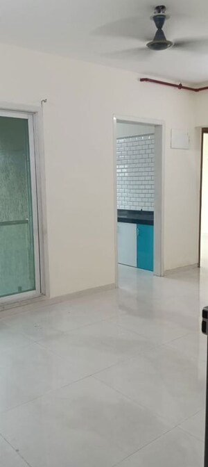 Room in 2 BHK Apartment at Queenstown Springs, Ghansoli – for Rent