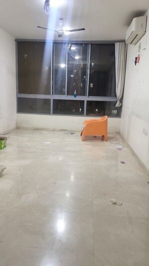 Room in 3 BHK Apartment at Piramal Vaikunth, Balkum Pada – for Rent