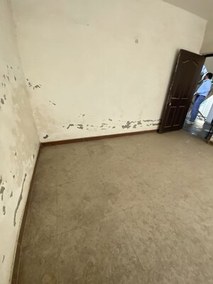 Room in 3 BHK Apartment at Bptp Park Floors I, Sector 77 – for Sale