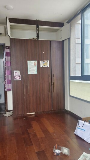 Furnished Amenities in 3 BHK Apartment at Piramal Vaikunth, Balkum Pada – for Rent