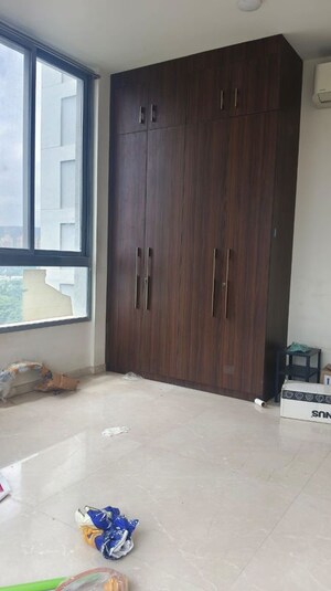 Room in 3 BHK Apartment at Piramal Vaikunth, Balkum Pada – for Rent