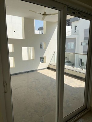 Room in 4 BHK Apartment at Elegans Emperia, Velmala – for Rent