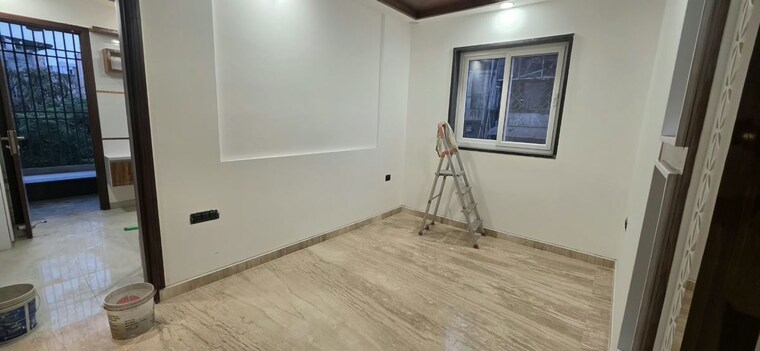 Room, kalkaji 2 Bedroom 100 Sq.Yd. Builder Floor In Kalkaji Delhi 10786436