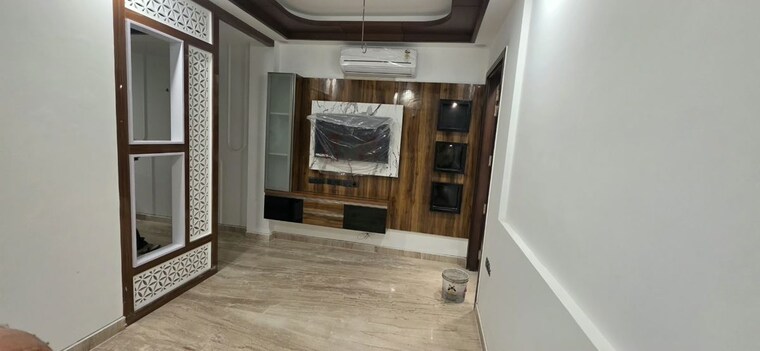  Parking, kalkaji 2 Bedroom 100 Sq.Yd. Builder Floor In Kalkaji Delhi 10786436