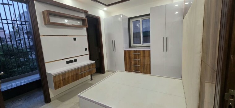 Room, kalkaji 2 Bedroom 100 Sq.Yd. Builder Floor In Kalkaji Delhi 10786436