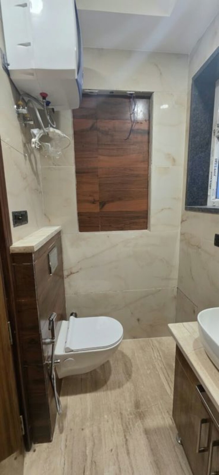 Bathroom, kalkaji 2 Bedroom 100 Sq.Yd. Builder Floor In Kalkaji Delhi 10786436