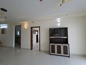 Room in 2.5 BHK Apartment at My Home Sayuk, Tellapur – for Rent