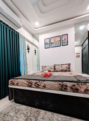 Bedroom in 2 BHK Apartment at Platinum Life, Andheri West – for Rent
