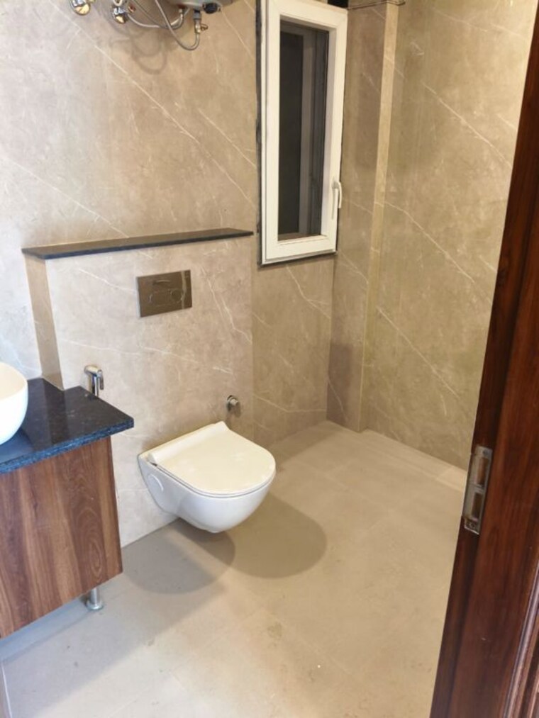 Bathroom, sector 23 1 RK 300 Sq.Ft. Builder Floor In Sector 23 Gurgaon 10786582
