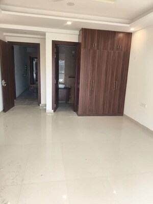 Room in 1 RK Builder Floor at Sector 23 – for Rent