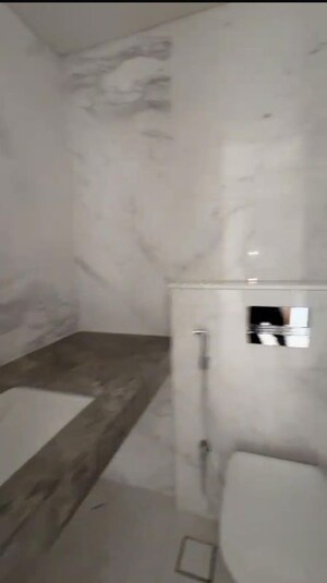 Room in 2.5 BHK Apartment at Lodha Bellagio, Powai – for Rent