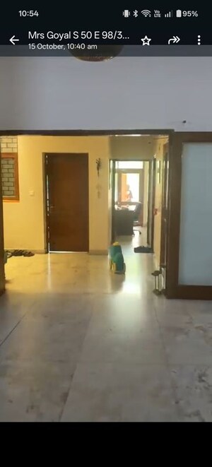 Room in 4 BHK Villa at RWA Apartments Sector 50, Sector 50 – for Rent