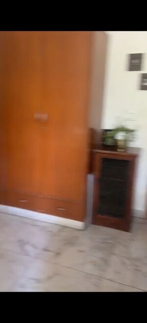 Room in 4 BHK Villa at RWA Apartments Sector 50, Sector 50 – for Rent