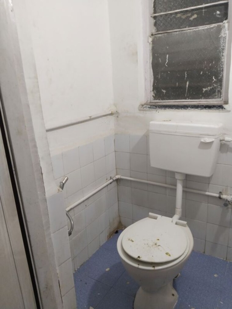 Bathroom, hermes-tower 1 Bedroom 620 Sq.Ft. Apartment In Camp Pune 10786575