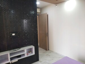 Furnished Amenities in 2 BHK Apartment at Maker Tower, Cuffe Parade – for Sale