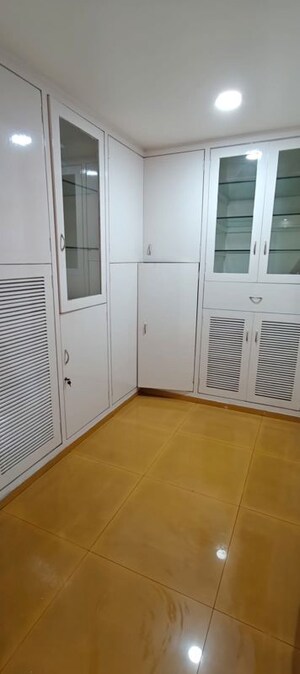 Bathroom in 2 BHK Apartment at Lavelle Road – for Rent