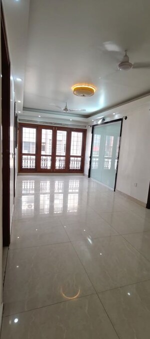 Building Lobby in 2 BHK Apartment at Lavelle Road – for Rent