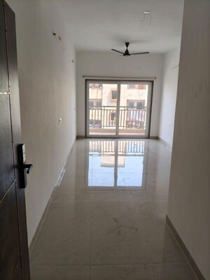Room in 3 BHK Apartment at Avanti Vihar – for Rent