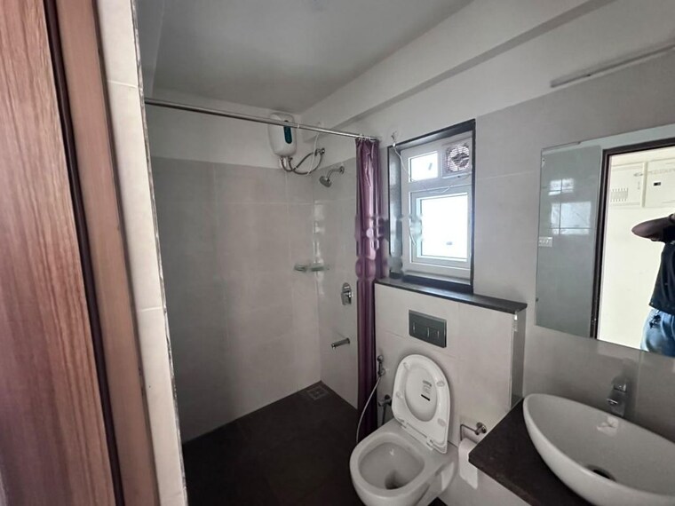 Bathroom, shapoorji-pallonji-bkc-28 2 Bedroom 970 Sq.Ft. Apartment In Bandra East Mumbai 10786612