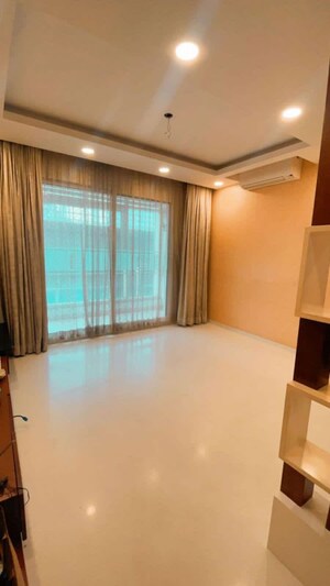 Room in 3 BHK Apartment at Cambridge Layout – for Rent