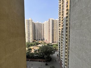 2 BHK Apartment For Rent in Runwal Gardens, Dombivli East