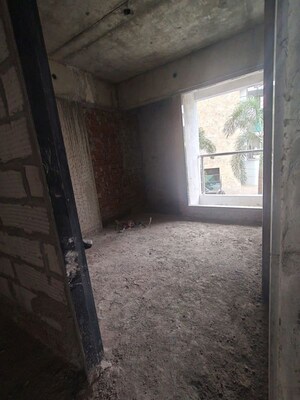 Room in 1 BHK Apartment at Hallmark Ozone Galaxy, Kalher – for Sale