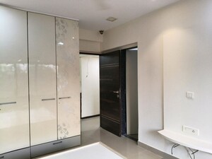 Room in 2.5 BHK Apartment at Casablanca, Cuffe Parade – for Sale