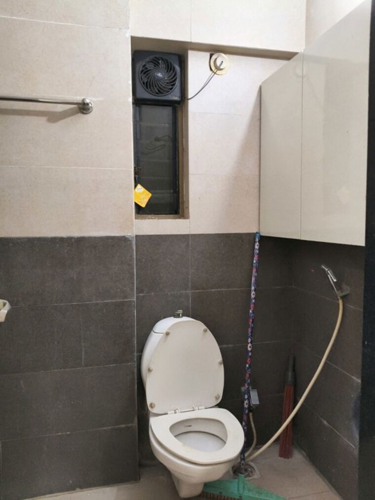 Bathroom, casablanca 2.5 Bedroom 1301 Sq.Ft. Apartment In Cuffe Parade Mumbai 10786650
