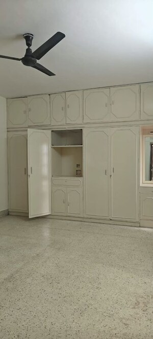 Building Lobby in 2 BHK Builder Floor at Jayanagar – for Rent