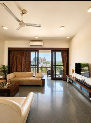 Living Room in 4 BHK Apartment at Vastrapur – for Rent