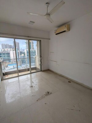 Room in 3 BHK Apartment at Lodha Aurum Grande, Kanjurmarg East – for Rent