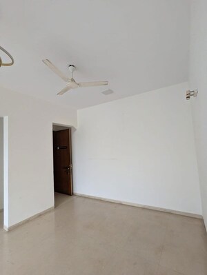 Room in 3 BHK Apartment at Lodha Aurum Grande, Kanjurmarg East – for Rent