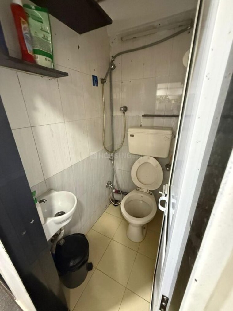 Bathroom, atlanta-building Commercial Office Space 747 Sq.Ft. In Nariman Point Mumbai 10786708