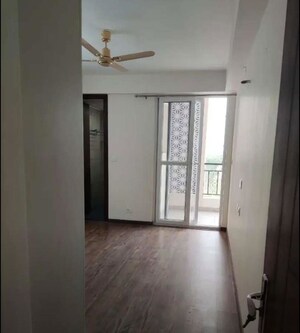 Room in 3 BHK Apartment at Allwin El Spazia, Sanauli – for Rent