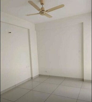 Room in 3 BHK Apartment at Allwin El Spazia, Sanauli – for Rent