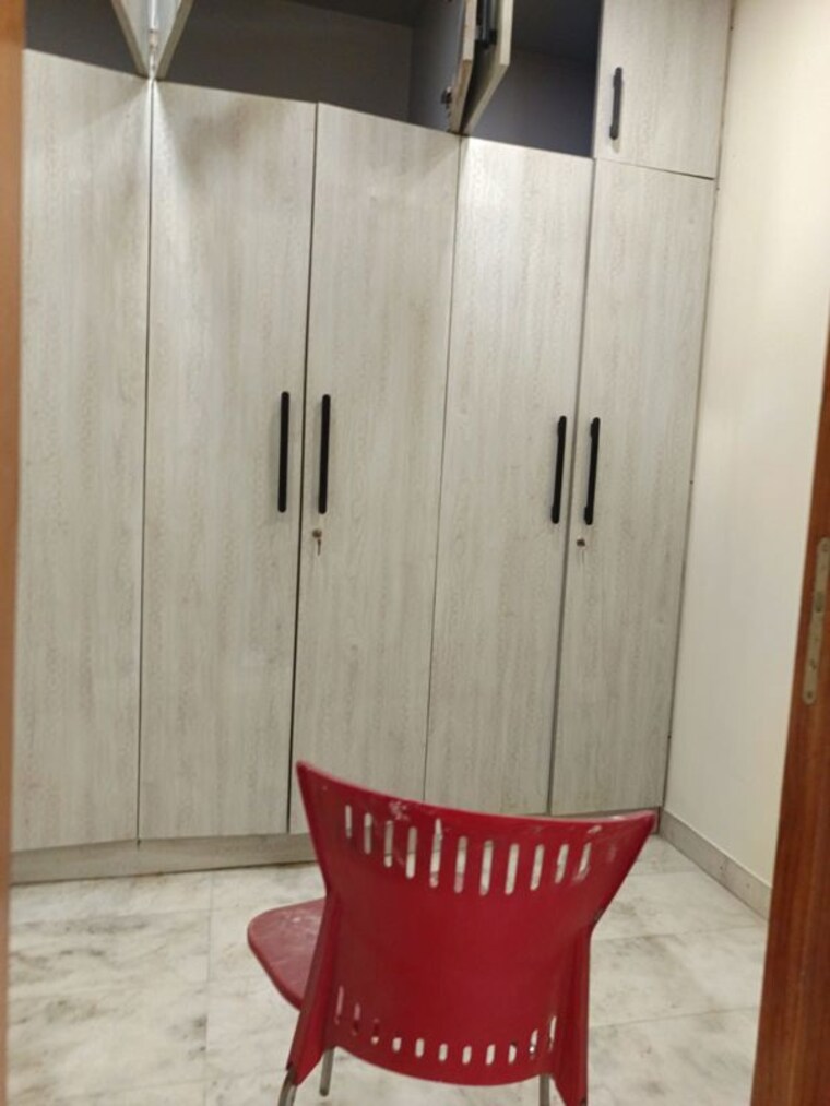 Bathroom, east of kailash 3 Bedroom 1800 Sq.Ft. Builder Floor In East Of Kailash Delhi 10786751