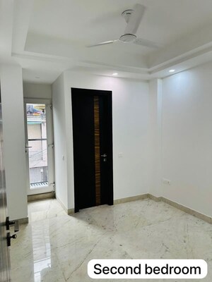 Room in 3 BHK Builder Floor at East Of Kailash – for Sale