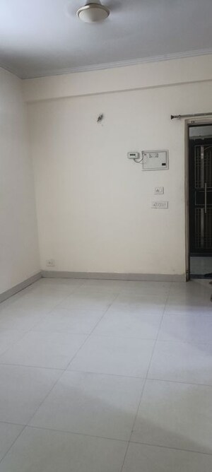 Room in 1 BHK Apartment at Maxblis Grand Kingston, Sector 75 – for Rent