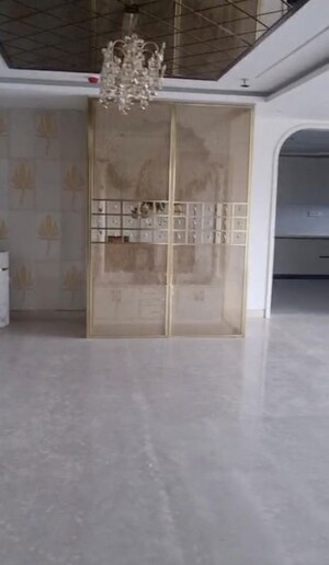 Room in 4 BHK Apartment at Pranava One Hyderabad, Somajiguda – for Rent