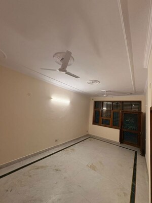 Room in 3 BHK Apartment at Aims Golf City, Sector 75 – for Rent