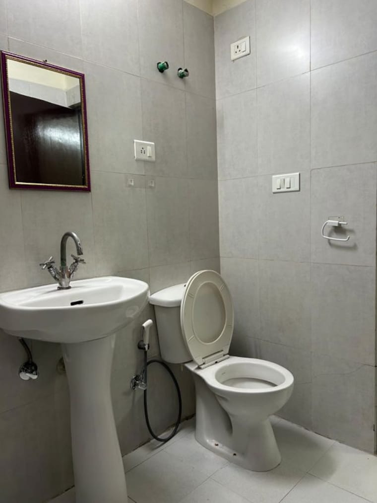 Bathroom, aims-golf-city 3 Bedroom 1150 Sq.Ft. Apartment In Sector 75 Noida 10786852