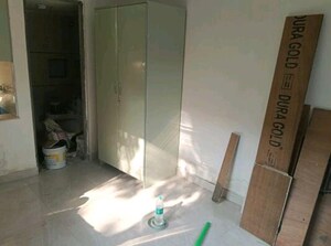 Living Room in 1 BHK Apartment at Arun Vihar Sector 37, Sector 37 – for Rent