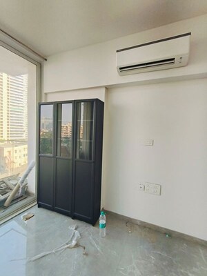 Room in 2 BHK Apartment at Andheri West – for Rent