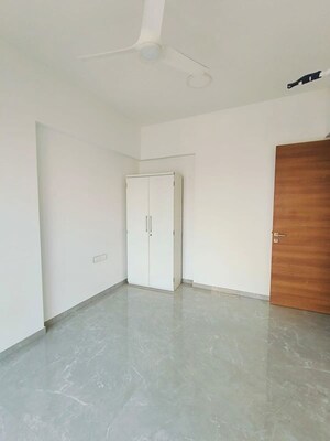 Room in 2 BHK Apartment at Andheri West – for Rent